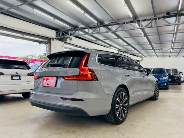 B3 原版件 配備~雙電動椅/ACC/HUD/盲點/環景/HK音響/車道維持/電尾門 (北安店)  第19張相片