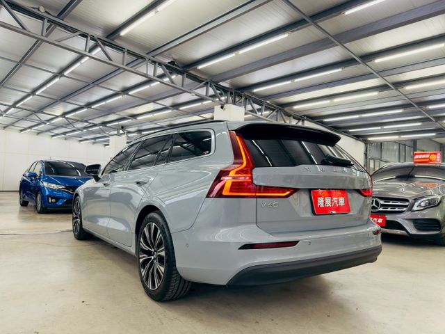 B3 原版件 配備~雙電動椅/ACC/HUD/盲點/環景/HK音響/車道維持/電尾門 (北安店)  第20張相片