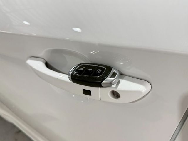 小鋼炮~最頂級N-LINE GLT-B版 原鈑件 單電動椅/車道置中/無線充電/盲點/HUD/ACC (海佃店)  第17張相片