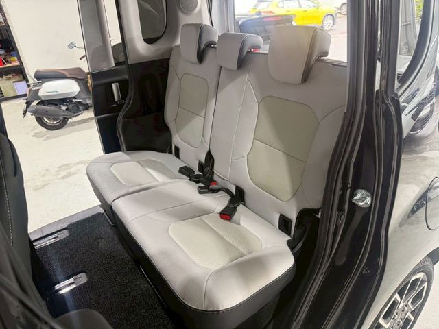 Signature 原版件 定速/單通風椅/前後座加熱椅/盲點/車道偏移/Apple CarPlay (海佃店)  第4張相片
