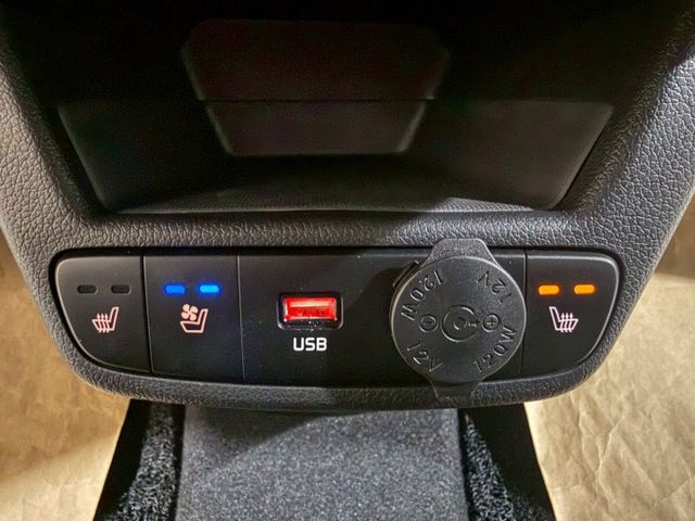 Signature 原版件 定速/單通風椅/前後座加熱椅/盲點/車道偏移/Apple CarPlay (海佃店)  第11張相片