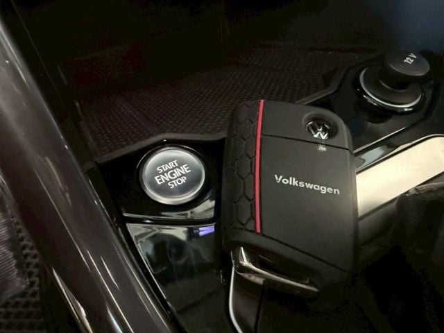 原版件 原廠保固 配備~雙電熱椅/ACC/倒車顯影/車道偏移/盲點/電尾門/Apple CarPlay (北安店)  第14張相片