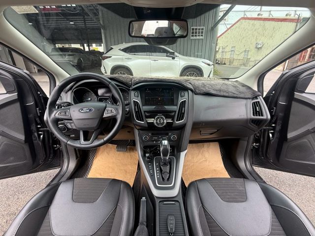 頂級運動版 配備~I-KEY/車道偏移/天窗/定速/換檔撥片/Apple CarPlay/倒車顯影 (海佃店)  第8張相片