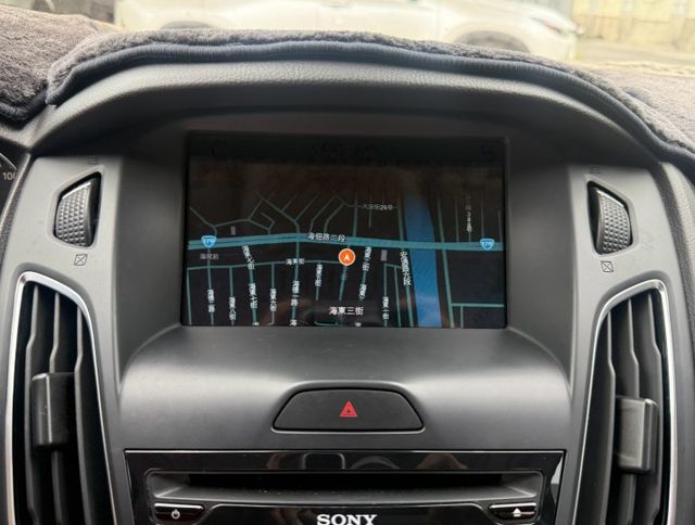 頂級運動版 配備~I-KEY/車道偏移/天窗/定速/換檔撥片/Apple CarPlay/倒車顯影 (海佃店)  第11張相片
