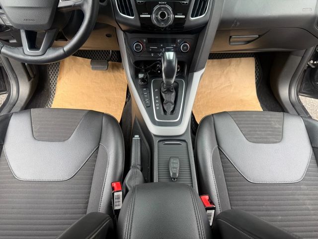頂級運動版 配備~I-KEY/車道偏移/天窗/定速/換檔撥片/Apple CarPlay/倒車顯影 (海佃店)  第12張相片