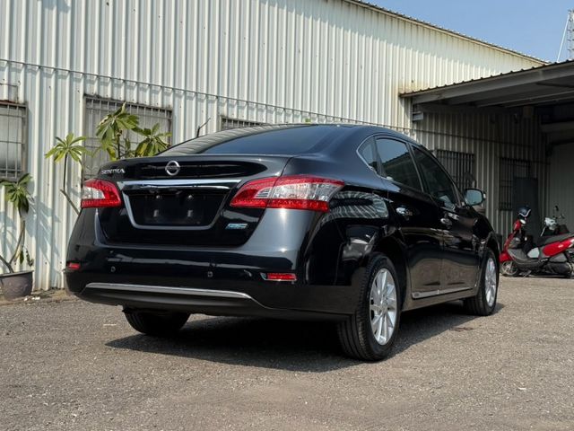 豪華影音版 原版件 配備~I-KEY/定速/倒車顯影/導航/HUD/電動後視鏡 (北安店)  第18張相片