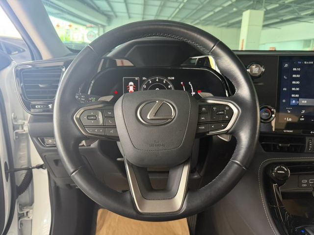原版件 雙電動椅/ACC/換檔撥片/Apple CarPlay/盲點/電尾門/冰鑽隔熱紙 (北安店)  第9張相片