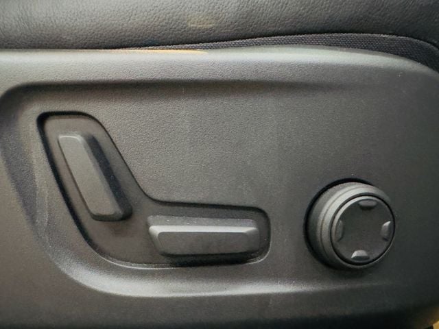 PLUS T2 原版件 配備~I-KEY/ACC/環景/單記憶椅/雙電動椅/盲點/車道偏移/電尾門 (北安店)  第15張相片
