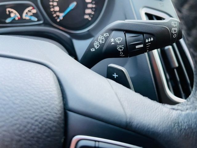 1.5渦輪增壓、僅跑4萬公里!!! 里程履約保證!!! 一手車、內裝氣氛像新的一樣  第8張相片