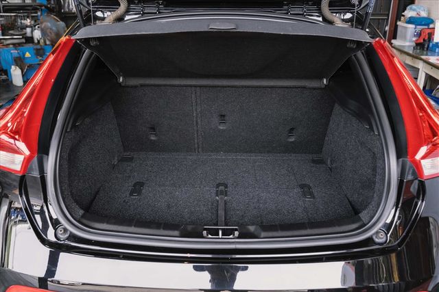 2017式 富豪 V40 T3 1.5  第5張相片