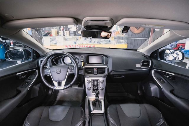 2017式 富豪 V40 T3 1.5  第6張相片