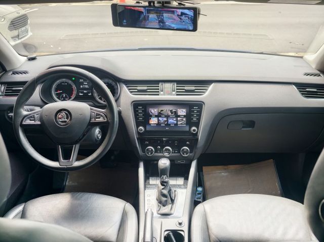 認證車 跑少 稀有1.8 COMBI 4X4 定期保養 車況極佳 車美無暇 有SUM五大保證 0頭款 可全貸  第6張相片