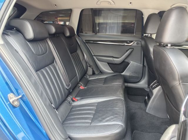 認證車 跑少 稀有1.8 COMBI 4X4 定期保養 車況極佳 車美無暇 有SUM五大保證 0頭款 可全貸  第8張相片