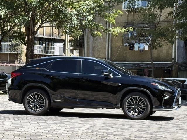 LEXUS凌志 RX450HL  第3張相片