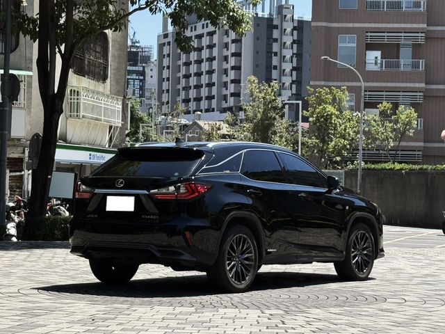 LEXUS凌志 RX450HL  第4張相片