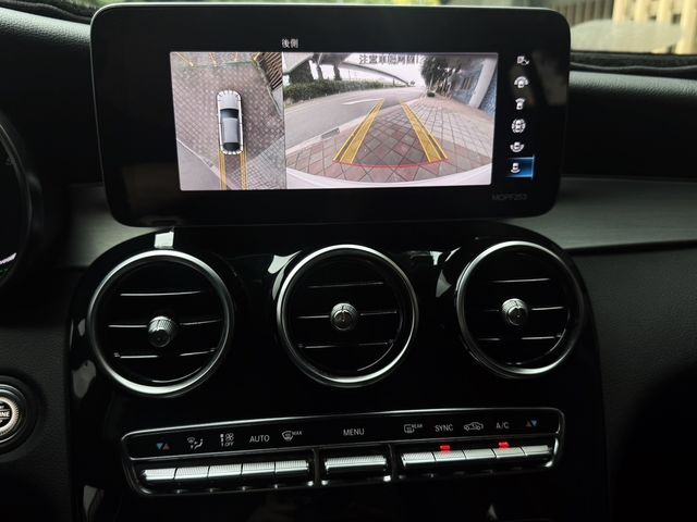 M-BENZ賓士 GLC200  第15張相片