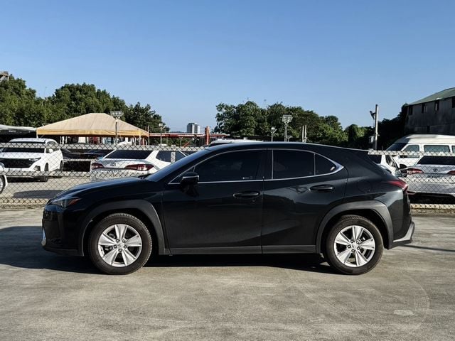 LEXUS凌志 UX300H  第3張相片