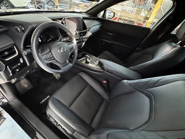 LEXUS凌志 UX300H  第7張相片