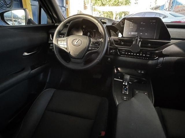 LEXUS凌志 UX300H  第9張相片