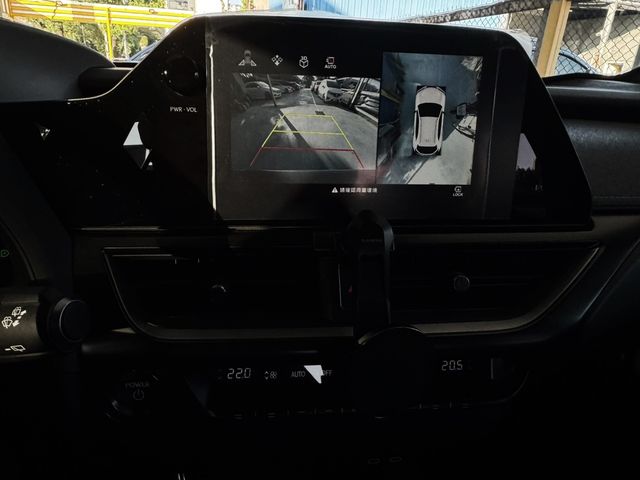 LEXUS凌志 UX300H  第15張相片