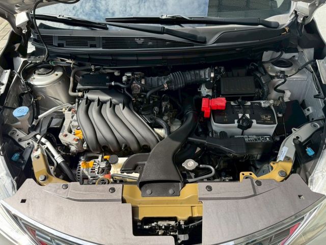 LIVINA 1.6超值大空間 交車享保固一年  第9張相片