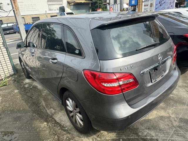 M-BENZ賓士 B180  第2張相片
