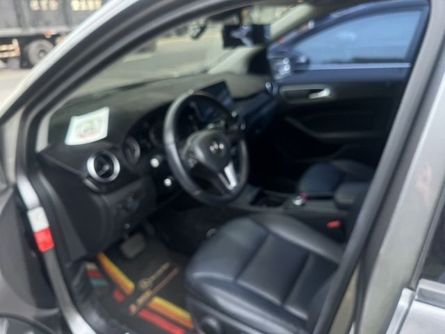 M-BENZ賓士 B180  第11張相片