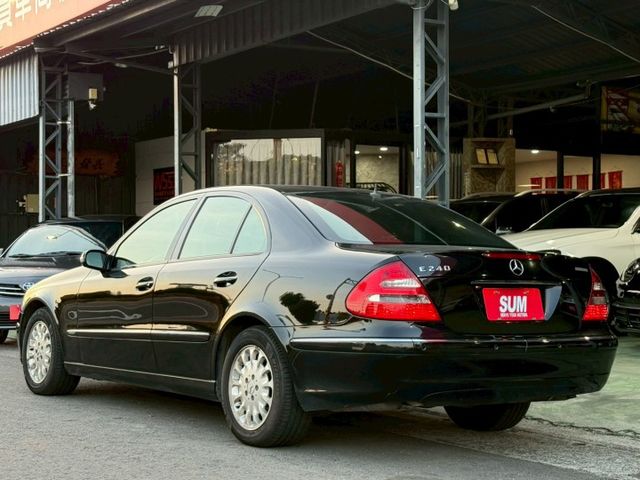 E240 一手車 只跑11萬公里 里程保證 漆面內裝完整 非常綿密 雙前電動座椅 屏東中古車推薦:汶松國際汽車  第3張相片