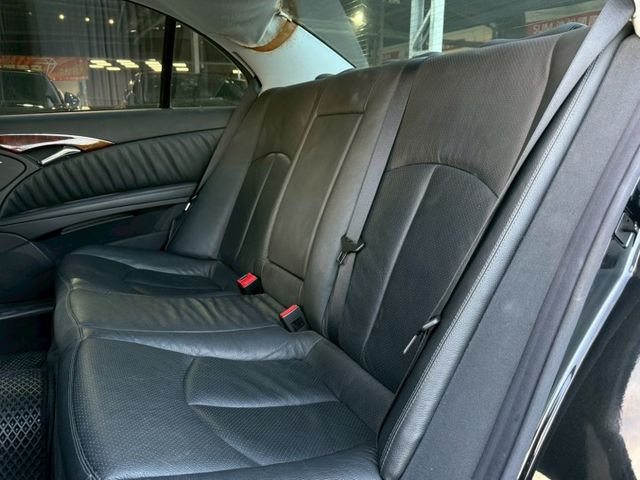 E240 一手車 只跑11萬公里 里程保證 漆面內裝完整 非常綿密 雙前電動座椅 屏東中古車推薦:汶松國際汽車  第8張相片