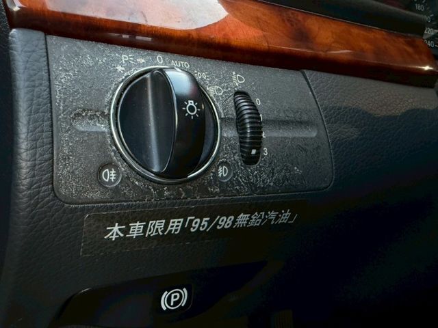 E240 一手車 只跑11萬公里 里程保證 漆面內裝完整 非常綿密 雙前電動座椅 屏東中古車推薦:汶松國際汽車  第11張相片