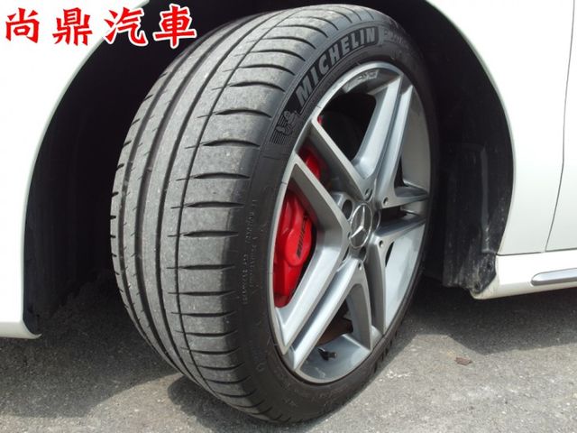 AMG A45 4WD 360HP 雙電動記憶座椅 全景天窗 衛星導航 10安 AMG紅色卡鉗 可配合貸款 歡迎賞車  第10張相片