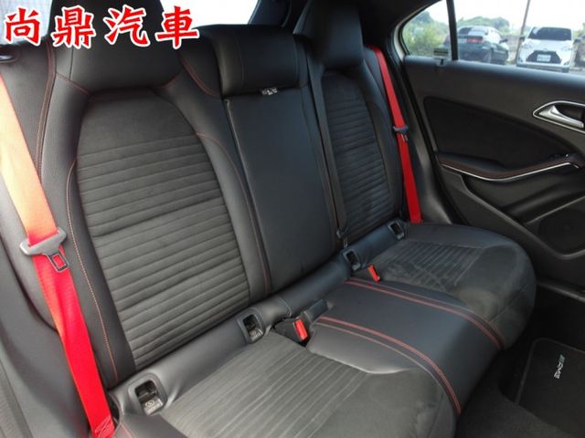 AMG A45 4WD 360HP 雙電動記憶座椅 全景天窗 衛星導航 10安 AMG紅色卡鉗 可配合貸款 歡迎賞車  第19張相片