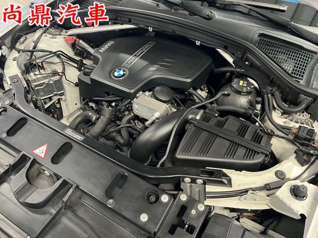 4WD 原鈑件 里程僅跑11萬 定速 電尾門 免鑰匙 倒車影像 電動記憶座椅 換檔撥片 藍芽 車室氣氛漂亮 歡迎預約賞車  第8張相片