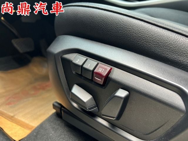 4WD 原鈑件 里程僅跑11萬 定速 電尾門 免鑰匙 倒車影像 電動記憶座椅 換檔撥片 藍芽 車室氣氛漂亮 歡迎預約賞車  第11張相片