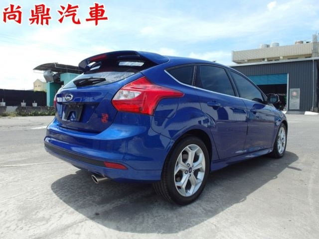 運動型 全車原鈑件 170HP 天窗 定速 導航 倒顯 數位電視 前後雷達 恆溫空調 抬頭顯示器 免頭款牽車  第6張相片