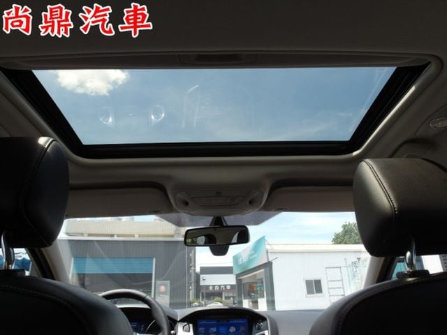 運動型 全車原鈑件 170HP 天窗 定速 導航 倒顯 數位電視 前後雷達 恆溫空調 抬頭顯示器 免頭款牽車  第18張相片