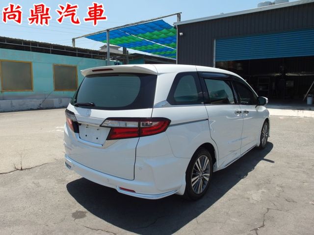 原鈑件 里程跑5.9萬 APEX版 七人座 雙電動滑門 ACC跟車 車道偏離 盲點 免鑰匙 360環景 前後車距  第4張相片