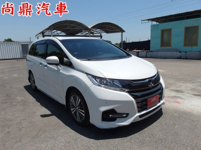 原鈑件 里程跑5.9萬 APEX版 七人座 雙電動滑門 ACC跟車 車道偏離 盲點 免鑰匙 360環景 前後車距  第6張相片