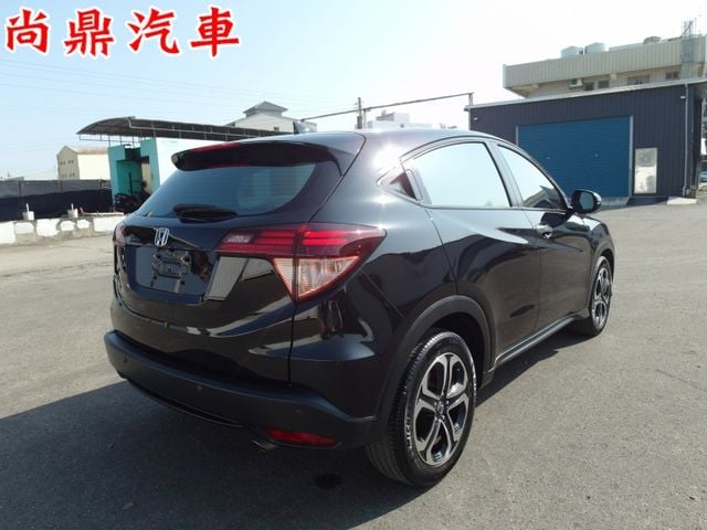 S版 全車原鈑件 里程跑8萬 免鑰匙 定速 藍芽 換檔撥片 倒車雷達 倒車影像 前後行車紀錄器 歡迎來店賞車  第5張相片