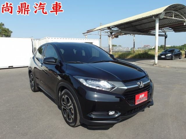 S版 全車原鈑件 里程跑8萬 免鑰匙 定速 藍芽 換檔撥片 倒車雷達 倒車影像 前後行車紀錄器 歡迎來店賞車  第6張相片