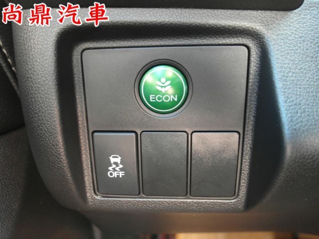 S版 全車原鈑件 里程跑8萬 免鑰匙 定速 藍芽 換檔撥片 倒車雷達 倒車影像 前後行車紀錄器 歡迎來店賞車  第12張相片