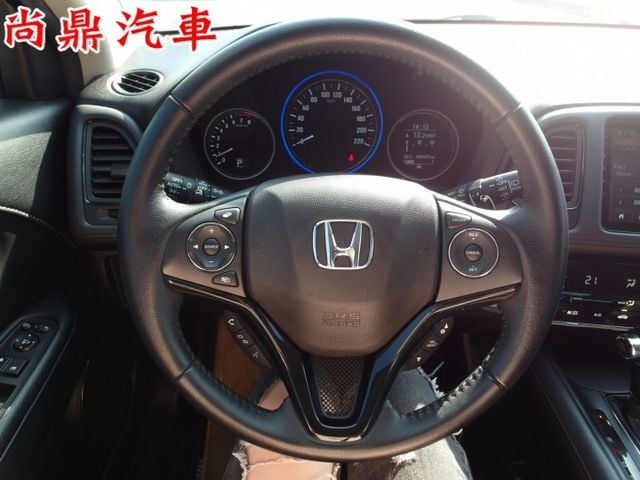 S版 全車原鈑件 里程跑8萬 免鑰匙 定速 藍芽 換檔撥片 倒車雷達 倒車影像 前後行車紀錄器 歡迎來店賞車  第14張相片