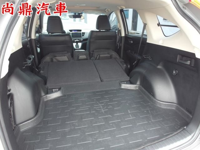 四輪傳動 天窗 環景顯影 電動座椅 導航 定速 換檔撥片 前後車距雷達 循跡防滑 免頭款牽車/歡迎來賞車^.^  第4張相片