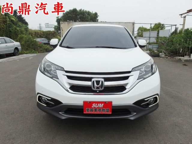 四輪傳動 天窗 環景顯影 電動座椅 導航 定速 換檔撥片 前後車距雷達 循跡防滑 免頭款牽車/歡迎來賞車^.^  第8張相片