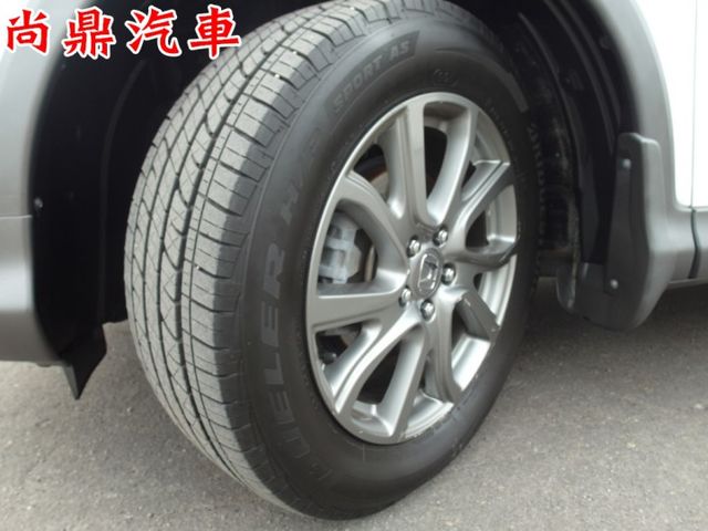 四輪傳動 天窗 環景顯影 電動座椅 導航 定速 換檔撥片 前後車距雷達 循跡防滑 免頭款牽車/歡迎來賞車^.^  第11張相片