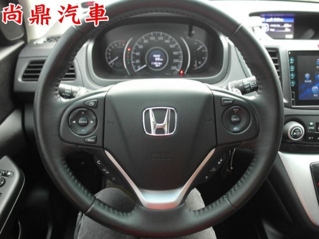 四輪傳動 天窗 環景顯影 電動座椅 導航 定速 換檔撥片 前後車距雷達 循跡防滑 免頭款牽車/歡迎來賞車^.^  第15張相片
