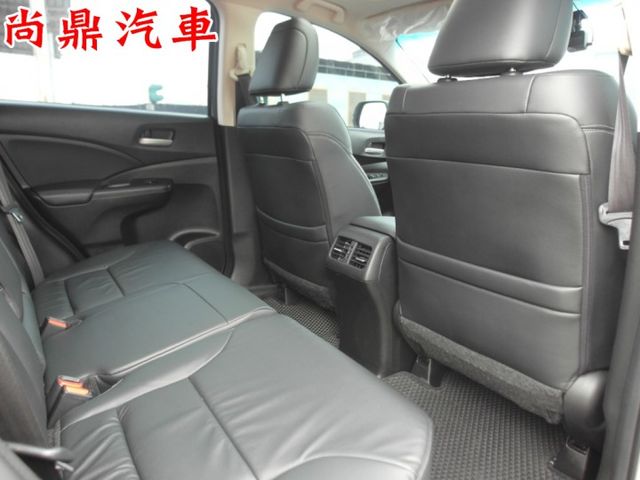 四輪傳動 天窗 環景顯影 電動座椅 導航 定速 換檔撥片 前後車距雷達 循跡防滑 免頭款牽車/歡迎來賞車^.^  第19張相片