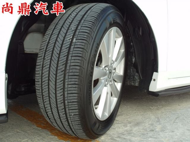 VTi-S K14 里程僅跑12萬 全車原鈑件 天窗 側裙小包 HID頭燈 定速 換檔撥片 ABS 循跡防滑 胎壓偵測  第10張相片