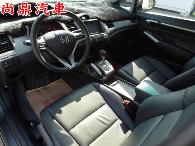 里程跑少 導航 倒車顯影 藍芽 行車紀錄器 電動後視鏡 免頭款牽車 歡迎賞車^.^  第13張相片