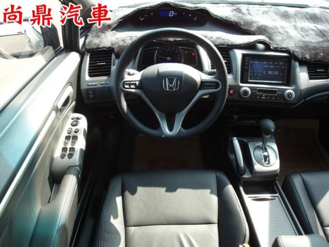 里程跑少 導航 倒車顯影 藍芽 行車紀錄器 電動後視鏡 免頭款牽車 歡迎賞車^.^  第14張相片
